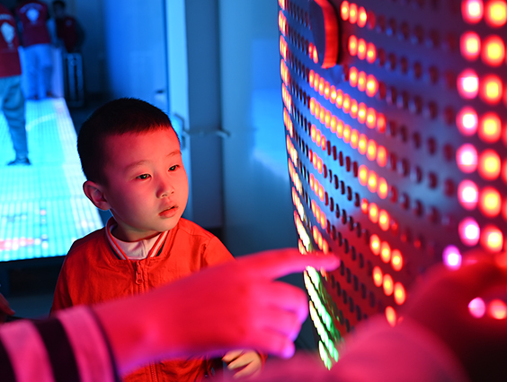 探索光電奧秘，勇電科技之光照進(jìn)小朋友們的課堂